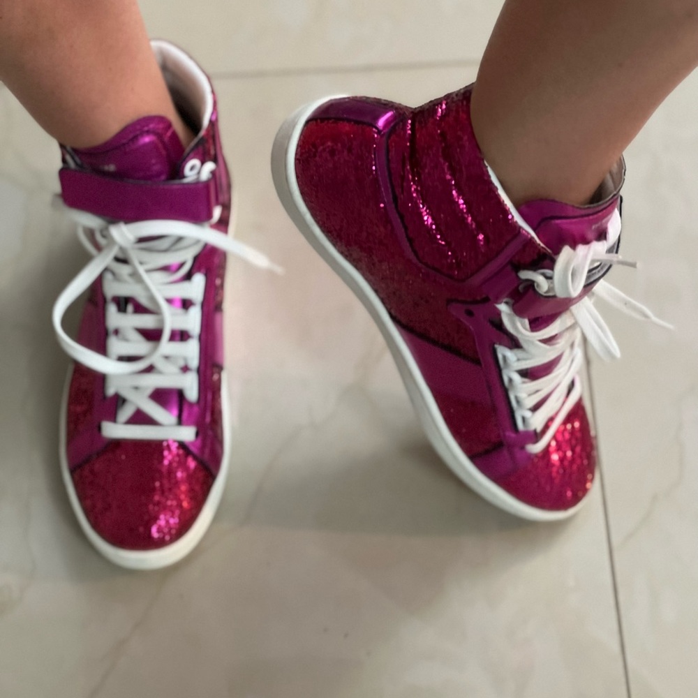 Pink Glitter Saint Laurent Sneakers Sz. 38.5

NEW NEVER WORN. So sexy and chic.